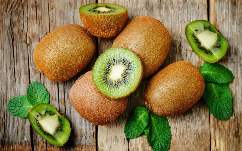 Quả kiwi chứa nhiều vitamin tốt cho bà bầu